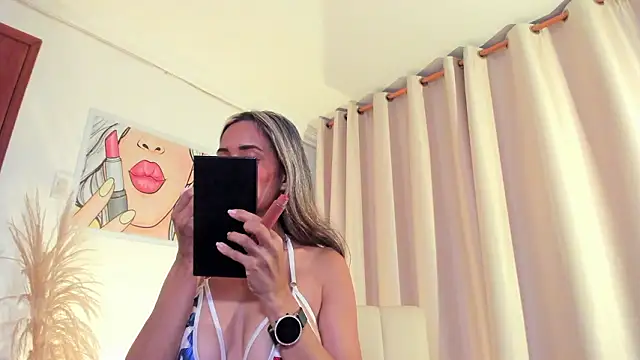 Snapshot of SkiinnyAna chatting on February 25, 7:34 pm SkiinnyAna online show from February 25, 7:34 pm