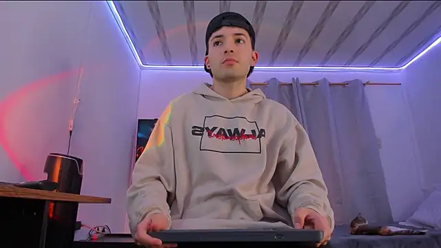 bower and colucci online show from November 21, 1:15 am