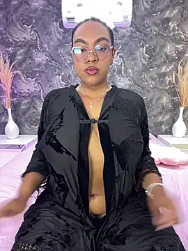 Snapshot of Esmeralda_Duarte chatting on July 2, 10:32 am Esmeralda Duarte online show from July 2, 10:32 am
