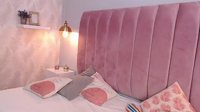 LeenaBrown online show from March 13, 4:23 pm