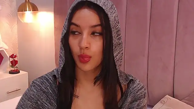 LeenaBrown online show from April 13, 12:43 pm