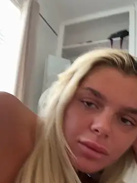 IrishTeenBarbie69 online show from April 10, 10:20 am