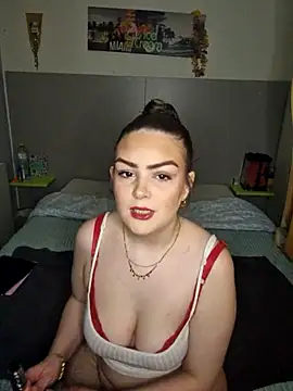 Snapshot of lagazosexy14 chatting on February 19, 9:33 pm lagazosexy14 online show from February 19, 9:33 pm