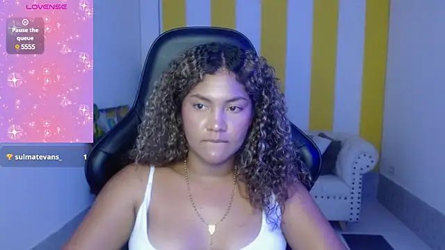 Snapshot of Cristal_War chatting on December 27, 2:47 am Cristal War online show from December 27, 2:47 am