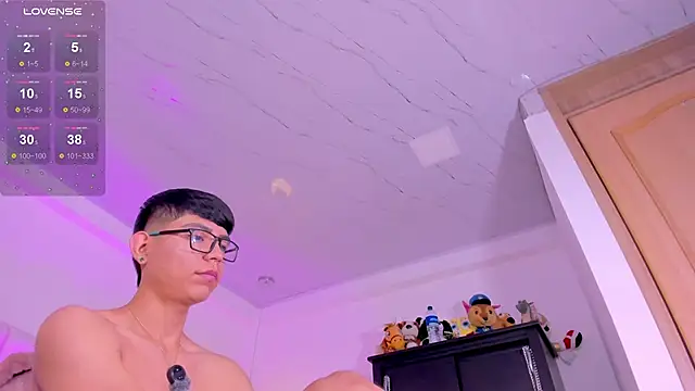 CodyTwink online show from April 2, 11:30 am