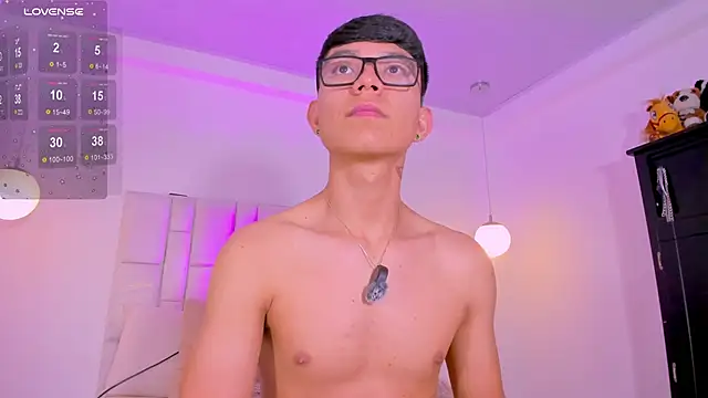 CodyTwink online show from April 11, 12:15 am