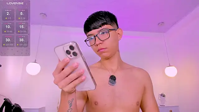 Snapshot of CodyTwink chatting on June 6, 2:11 pm CodyTwink online show from June 6, 2:11 pm