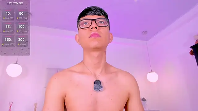 Snapshot of CodyTwink chatting on July 15, 1:49 pm CodyTwink online show from July 15, 1:49 pm
