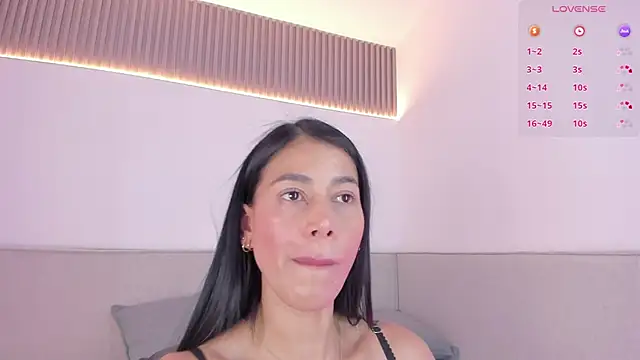 jasminehill  online show from October 30, 7:25 pm