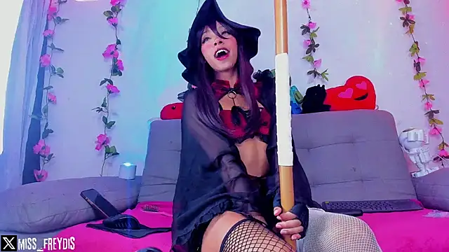 Miss freydis online show from February 10, 4:08 am