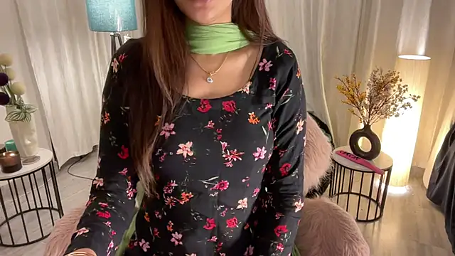 Unique-Beauty online show from December 7, 1:18 pm