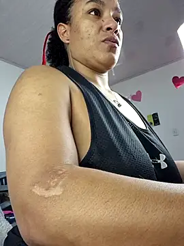 Snapshot of Selket11 chatting on November 17, 2:01 pm Selket11 online show from November 17, 2:01 pm