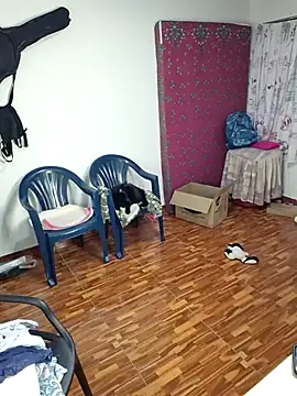 Snapshot of Selket11 chatting on December 4, 10:57 am Selket11 online show from December 4, 10:57 am