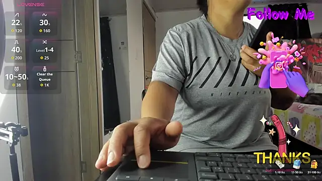 Snapshot of Selket11 chatting on January 13, 8:58 pm Selket11 online show from January 13, 8:58 pm