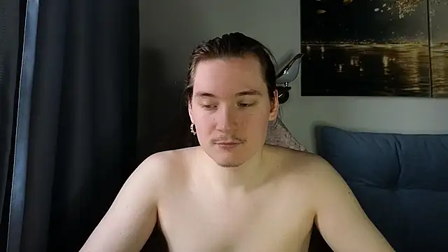 Snapshot of MoreRealAlex chatting on May 5, 4:53 am MoreRealAlex online show from May 5, 4:53 am