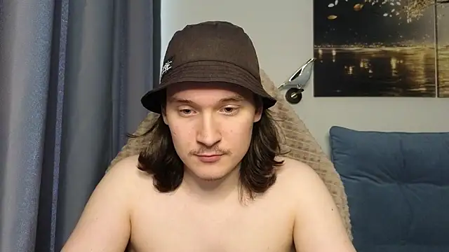 Snapshot of MoreRealAlex chatting on May 6, 1:49 pm MoreRealAlex online show from May 6, 1:49 pm