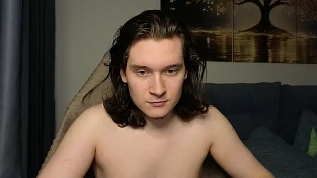 Snapshot of MoreRealAlex chatting on May 19, 5:52 pm MoreRealAlex online show from May 19, 5:52 pm