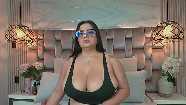 Snapshot of JenSexy_ chatting on June 9, 7:03 pm JenSexy online show from June 9, 7:03 pm