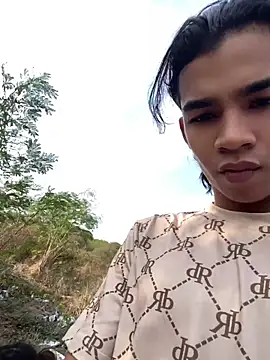 Snapshot of Boypolla11 chatting on April 12, 12:10 pm Boypolla11 online show from April 12, 12:10 pm
