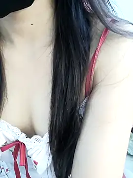 Snapshot of _Linez_ chatting on September 12, 5:02 pm  Linez  online show from September 12, 5:02 pm