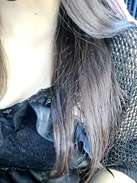 Snapshot of _Linez_ chatting on November 1, 4:53 pm Linez online show from November 1, 4:53 pm