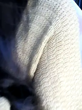 Snapshot of _Linez_ chatting on November 10, 4:39 pm Linez online show from November 10, 4:39 pm