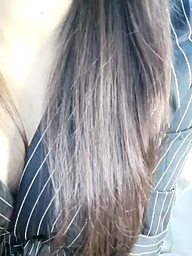 Snapshot of _Linez_ chatting on November 30, 4:22 pm Linez online show from November 30, 4:22 pm