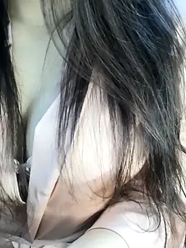 Snapshot of _Linez_ chatting on December 1, 4:56 pm Linez online show from December 1, 4:56 pm