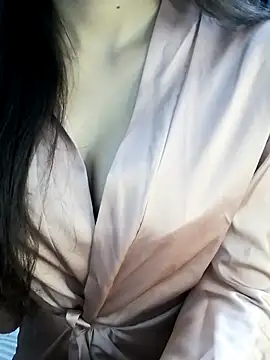 Snapshot of _Linez_ chatting on January 6, 4:54 pm Linez online show from January 6, 4:54 pm