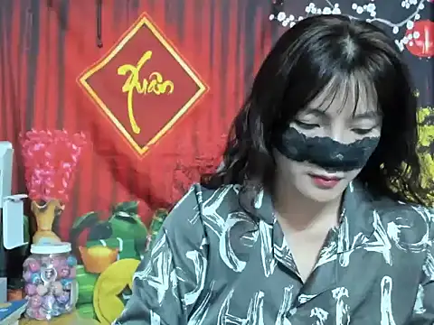 Sugar lipsz online show from February 1, 3:27 am