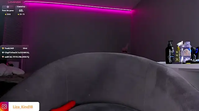 Snapshot of juicy-pussy chatting on July 7, 7:23 am juicy-pussy online show from July 7, 7:23 am
