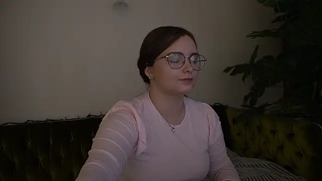 Snapshot of MagicPeachh_ chatting on December 16, 3:11 pm MagicPeachh online show from December 16, 3:11 pm