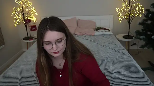 Snapshot of MagicPeachh_ chatting on December 17, 1:49 pm MagicPeachh online show from December 17, 1:49 pm