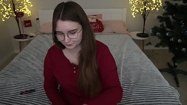 Snapshot of MagicPeachh_ chatting on December 20, 5:18 pm MagicPeachh online show from December 20, 5:18 pm