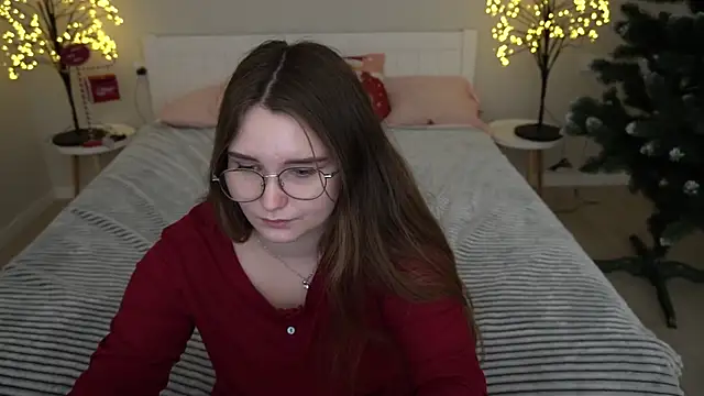 Snapshot of MagicPeachh_ chatting on December 20, 8:23 pm MagicPeachh online show from December 20, 8:23 pm