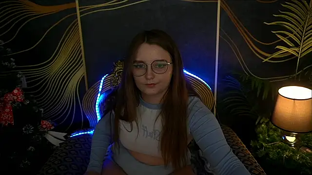 Snapshot of MagicPeachh_ chatting on January 1, 3:46 pm MagicPeachh online show from January 1, 3:46 pm