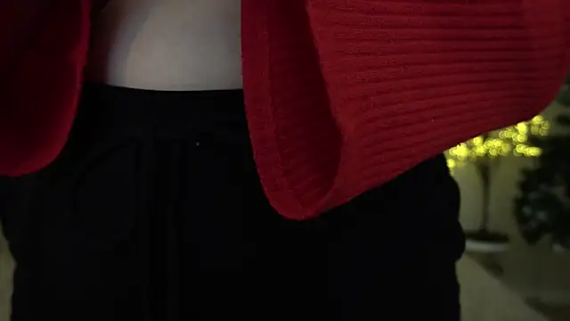 Snapshot of MagicPeachh_ chatting on January 9, 4:49 pm MagicPeachh online show from January 9, 4:49 pm