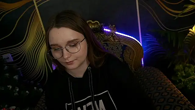 Snapshot of MagicPeachh_ chatting on January 17, 8:00 pm MagicPeachh online show from January 17, 8:00 pm