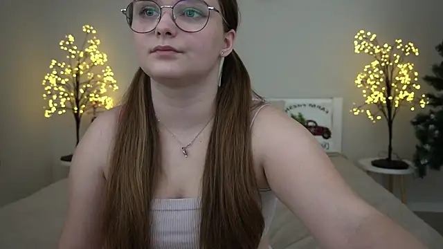 Snapshot of MagicPeachh_ chatting on January 22, 1:53 pm MagicPeachh online show from January 22, 1:53 pm