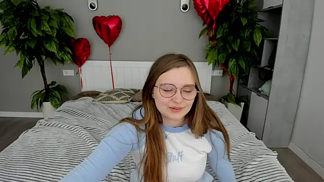 Snapshot of MagicPeachh_ chatting on March 17, 5:16 pm MagicPeachh online show from March 17, 5:16 pm