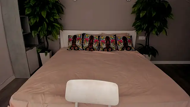 Snapshot of MagicPeachh_ chatting on September 26, 5:55 am MagicPeachh online show from September 26, 5:55 am