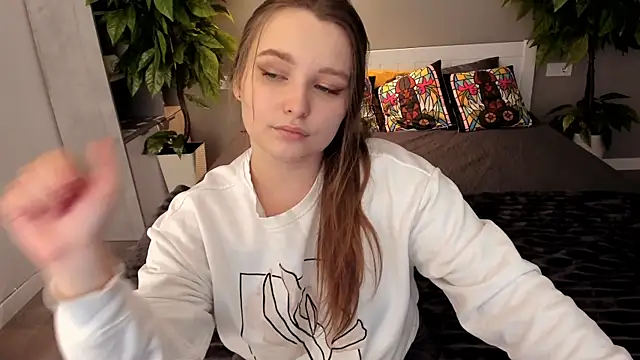 Snapshot of MagicPeachh_ chatting on October 9, 12:47 pm MagicPeachh online show from October 9, 12:47 pm