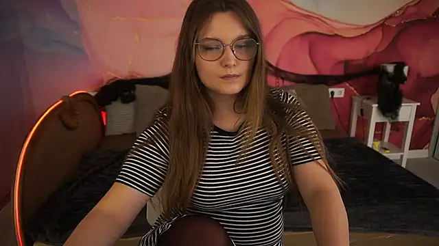 Snapshot of MagicPeachh_ chatting on October 29, 1:46 pm MagicPeachh online show from October 29, 1:46 pm