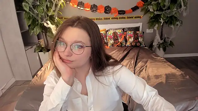 Snapshot of MagicPeachh_ chatting on October 30, 1:34 pm MagicPeachh online show from October 30, 1:34 pm