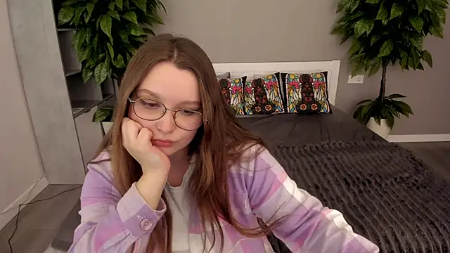 Snapshot of MagicPeachh_ chatting on November 12, 1:33 pm MagicPeachh online show from November 12, 1:33 pm