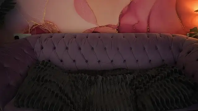 Snapshot of MagicPeachh_ chatting on November 17, 1:28 pm MagicPeachh online show from November 17, 1:28 pm