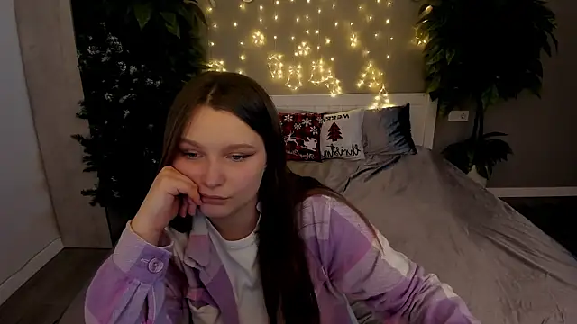 Snapshot of MagicPeachh_ chatting on December 17, 2:12 pm MagicPeachh online show from December 17, 2:12 pm