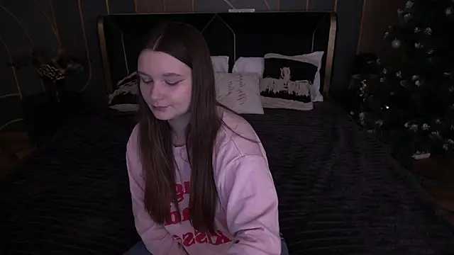 Snapshot of MagicPeachh_ chatting on January 12, 7:13 am MagicPeachh online show from January 12, 7:13 am