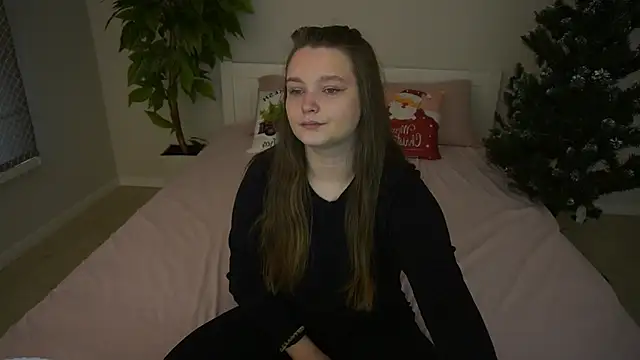 Snapshot of MagicPeachh_ chatting on January 13, 7:02 am MagicPeachh online show from January 13, 7:02 am