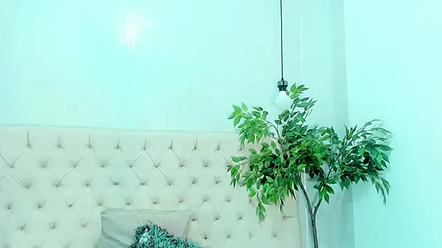 Victoria Coleman online show from January 24, 1:45 am